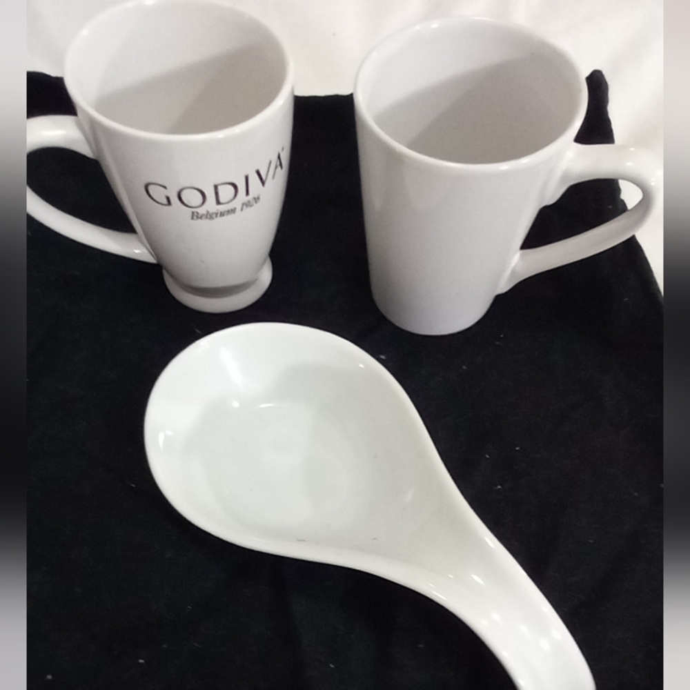 Cups & Spoon Rest - Picture 2 of 4